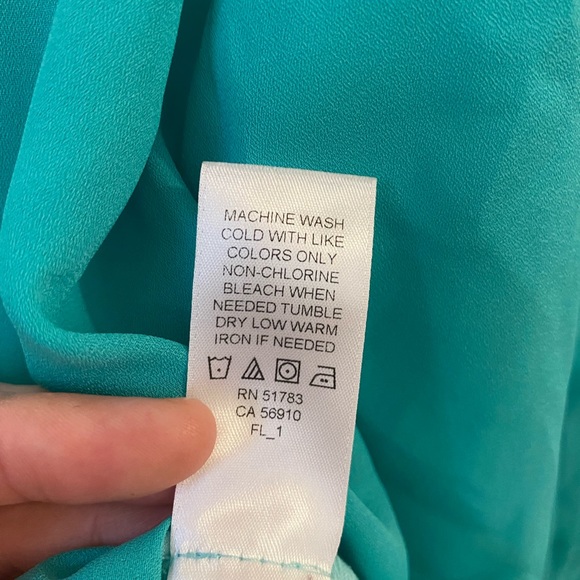 Maurices Dressy 100% Polyester Flowy Womens Size M Blouse RN# 51783 Turquoise - Picture 7 of 7